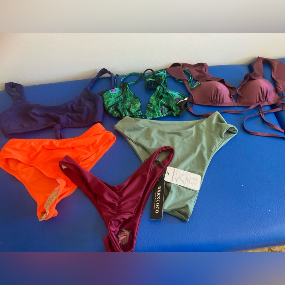 Womens bikini swimsuit 3 tops 3 bottoms mix n match. Bundle size small/xs/med - Picture 7 of 8